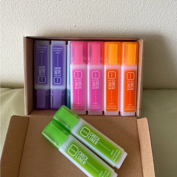 Colorful Highlighter Set - Picture 5 of 5